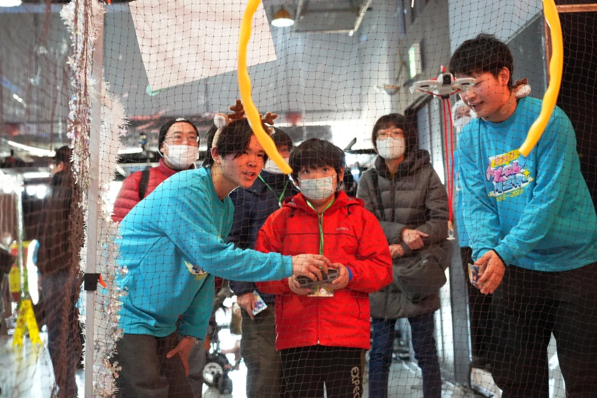 ドローン体験の様子