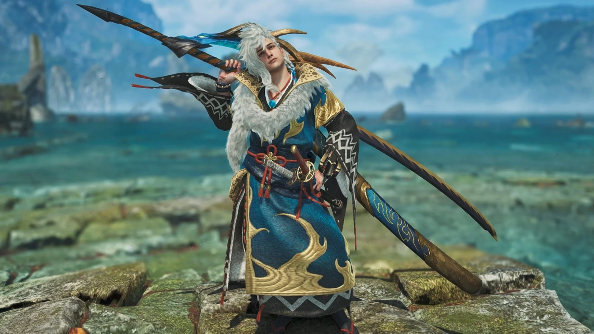 白髪の男性キャラクターが和風の衣装を身につけ、槍と刀を携えている