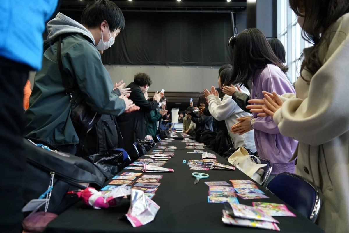 チーム開封！2パックラブカの様子