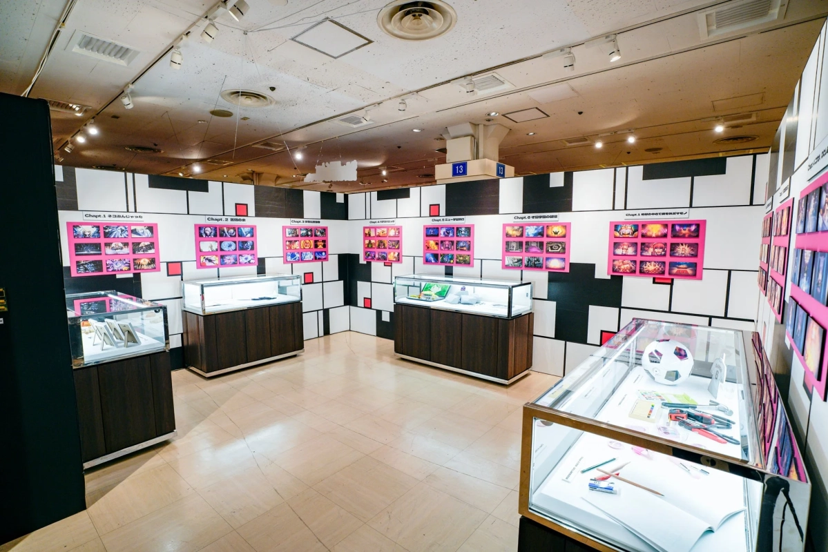 モンドリアン風の展示空間