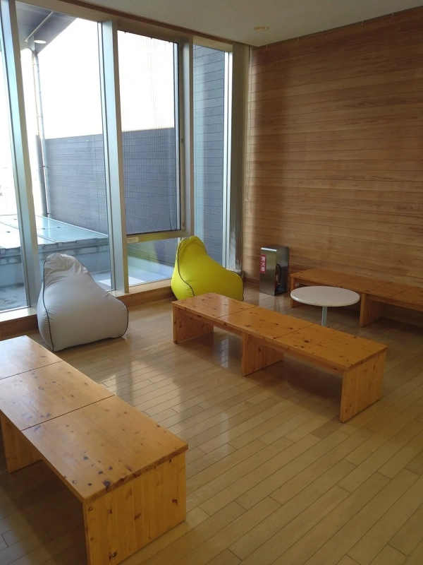 生涯学習センター内部 - ラウンジ