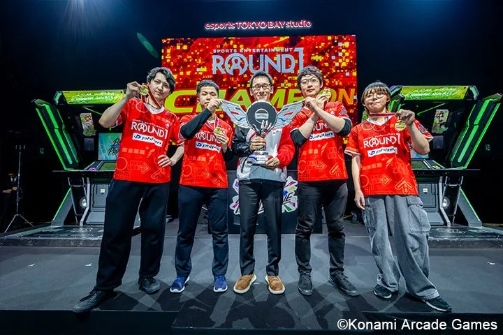 beatmania IIDX優勝チームの集合写真