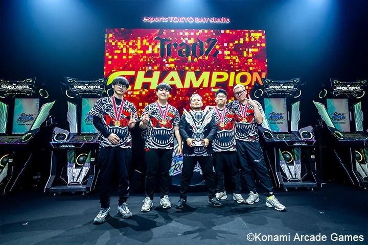 SOUND VOLTEX優勝チームの集合写真