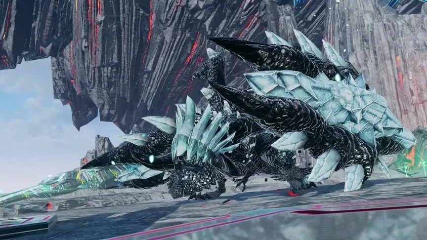 巨大な黒い体に青白い結晶をまとったモンスター