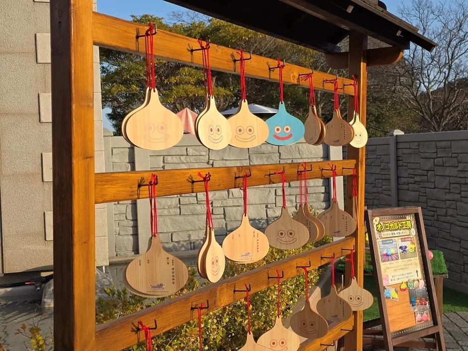 オノゴロカルト工場と絵馬