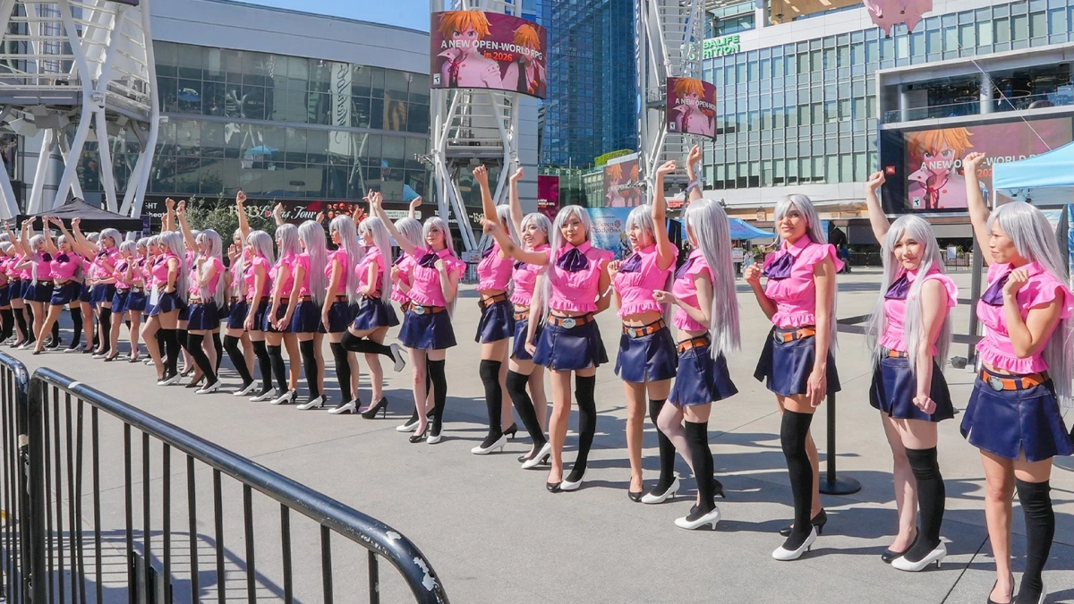 エリザベスのコスプレイヤー集団