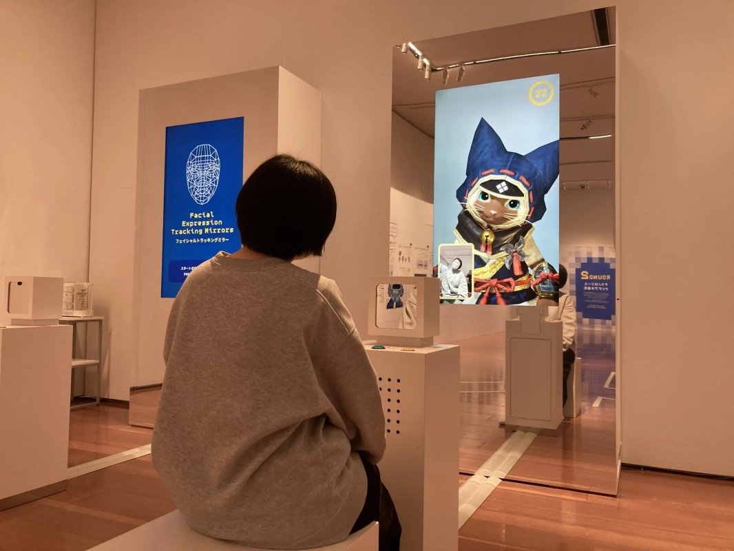 フェイシャルトラッキングミラー