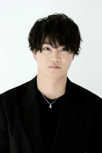 黒髪の男性のポートレート