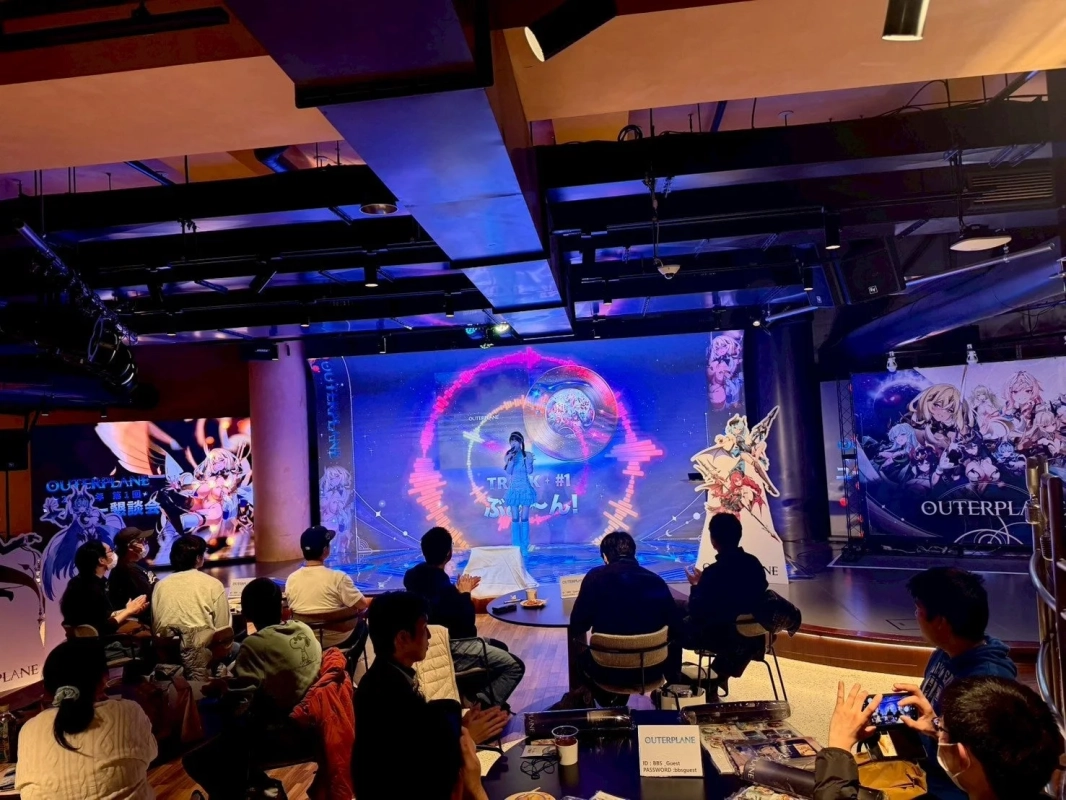 イベントステージ、MC