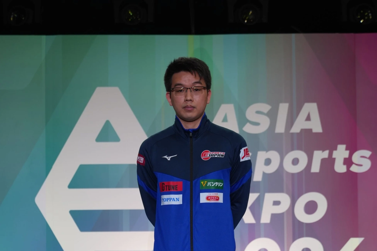 ステージ上のeスポーツ選手