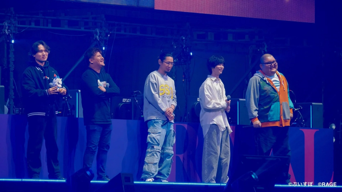 ステージ上の出演者