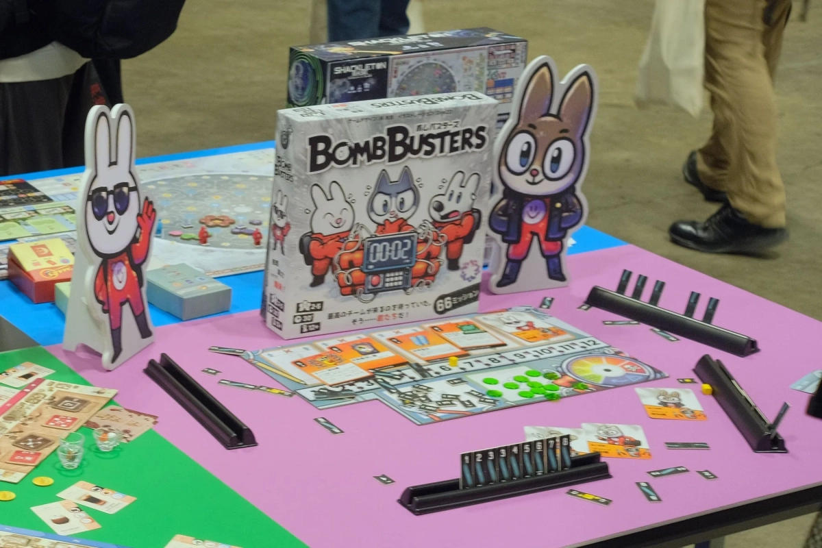 リアルタイム爆弾解除ボードゲーム「BombBusters」の展示