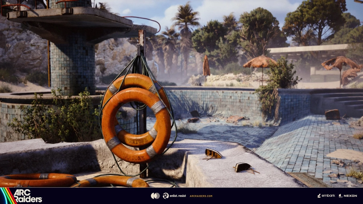 荒廃したプール