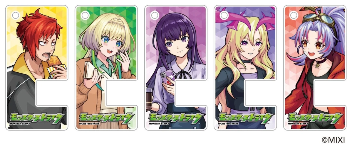 人気ゲーム「モンスターストライク」のキャラクターが描かれたアクリルスタンドまたはキーホルダー5点の集合画像です。