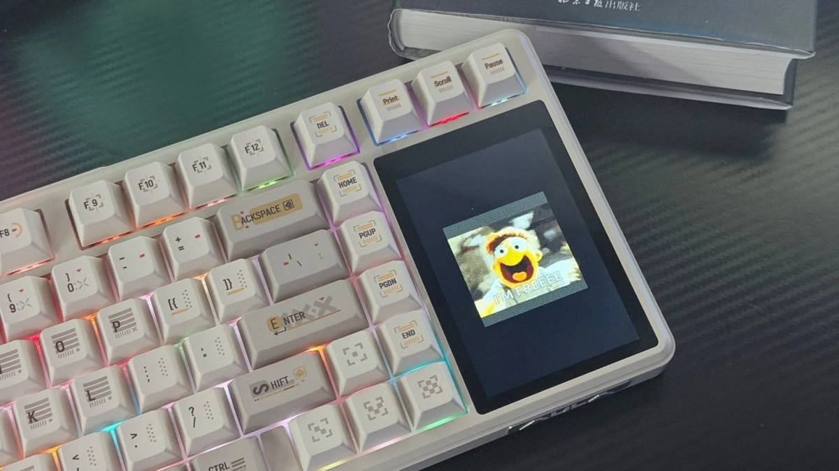 ディスプレイに表示されるGIFアニメーション