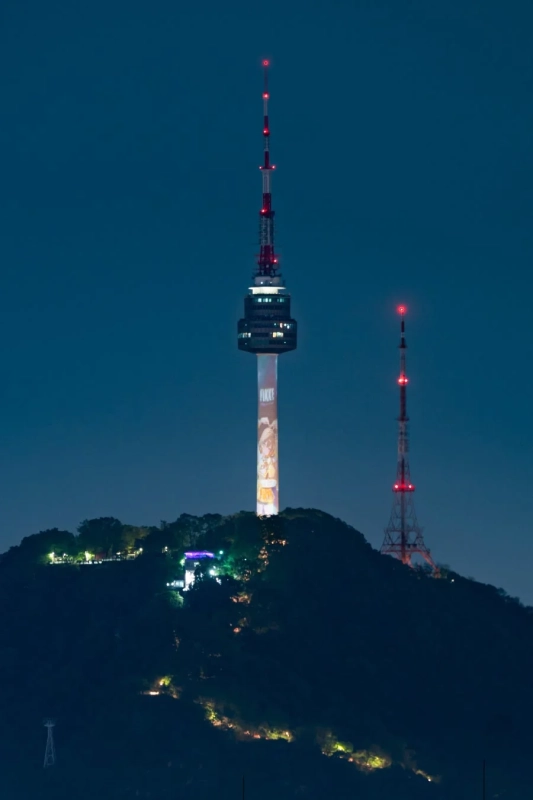 ソウルNタワーでのライトアップ