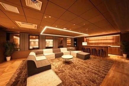 REJECT HUB ラウンジ