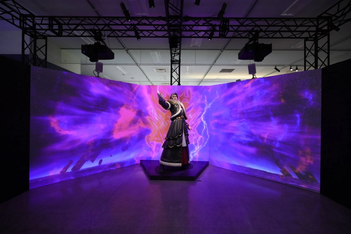 エメトセルクの等身大フィギュア