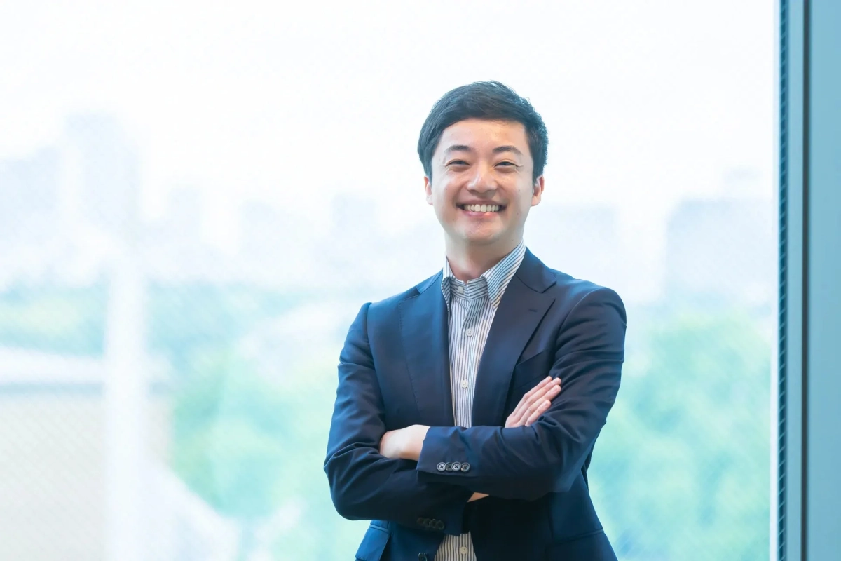荒井 俊亮 氏