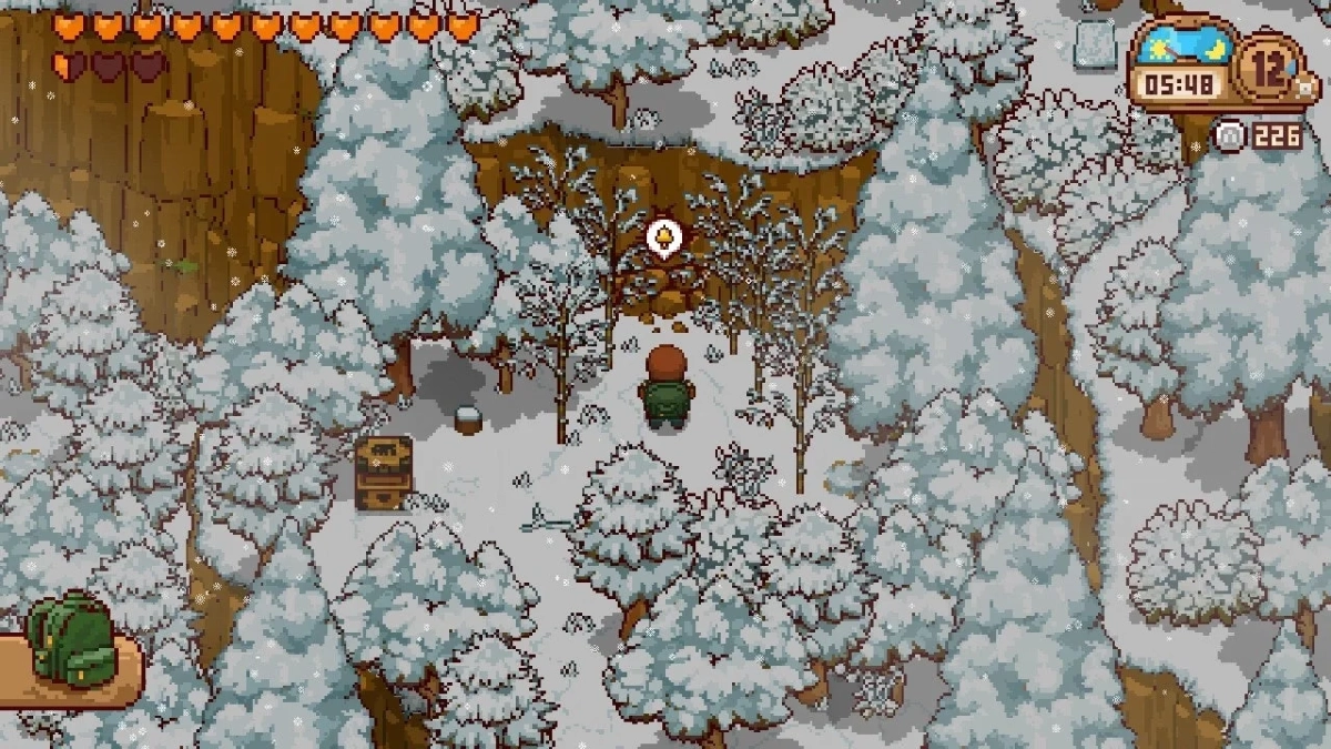 雪が積もったピクセルアートの森をキャラクターが探索しているゲーム画面