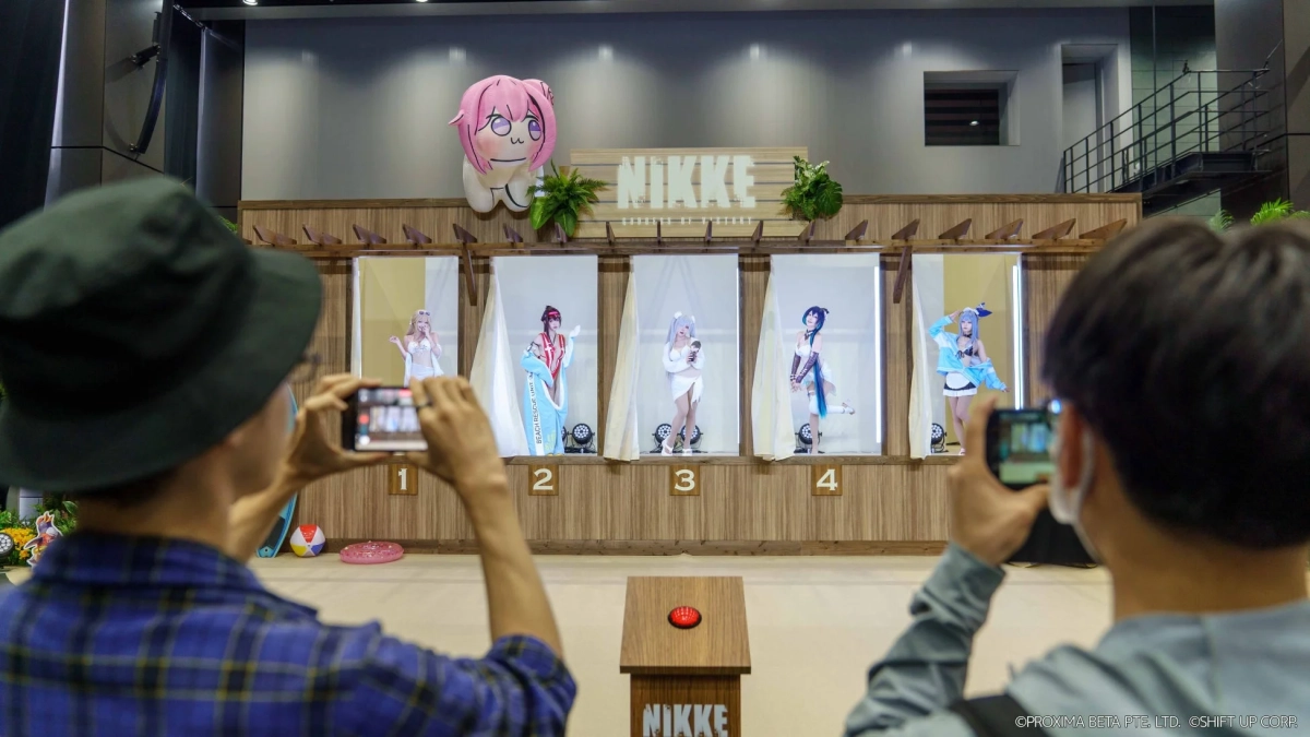 コスプレイヤー集合