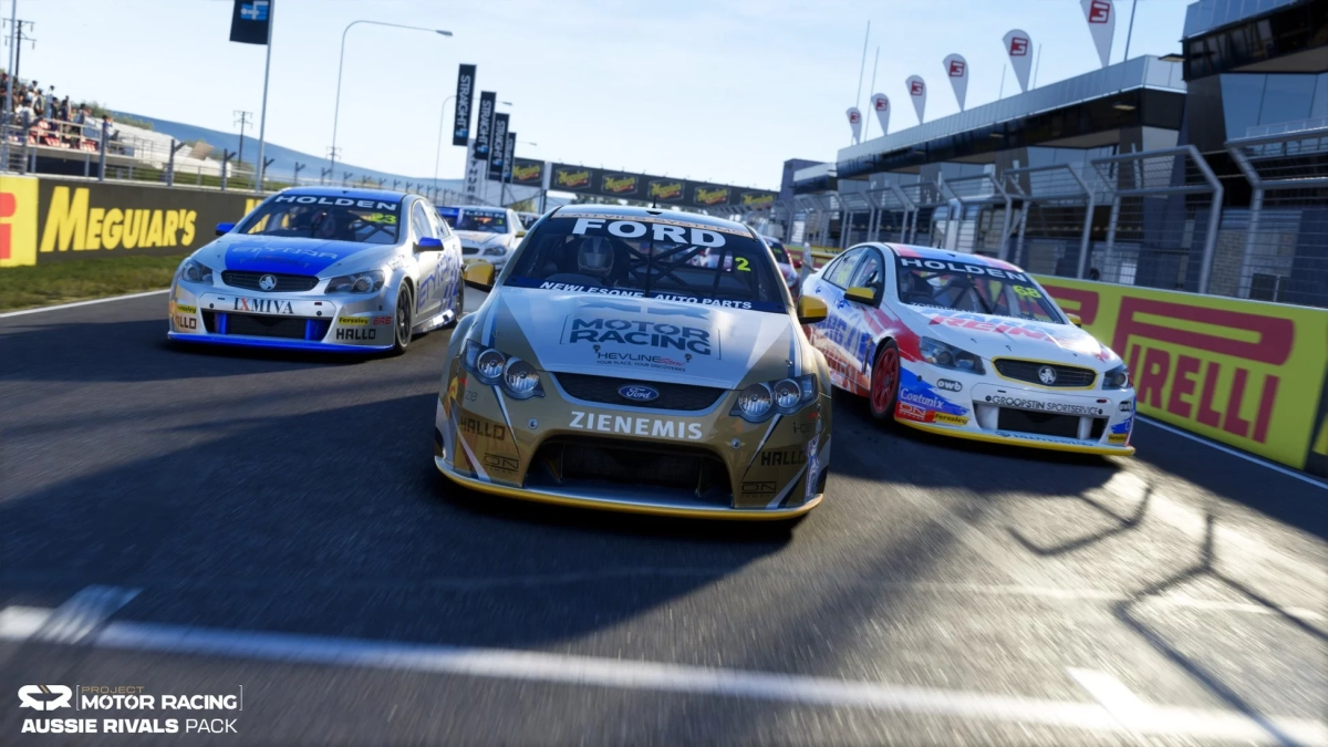 2013 Holden Commodore VFと2013 Ford Falcon FG