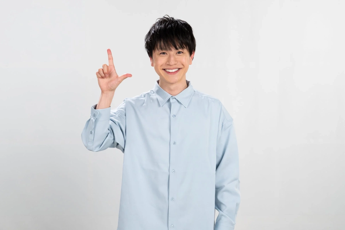 男性MCの画像
