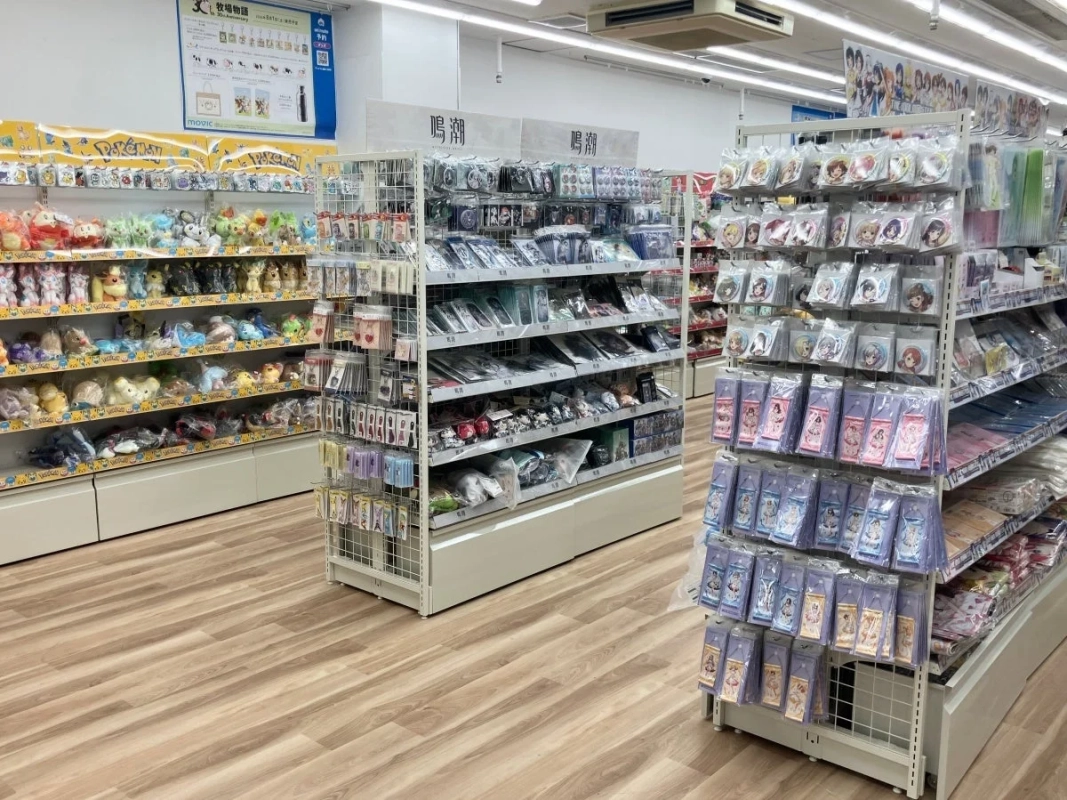 ポケモンや牧場物語のグッズ棚
