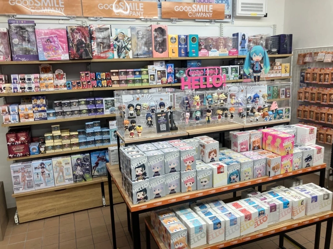 グッドスマイルカンパニーのフィギュア棚