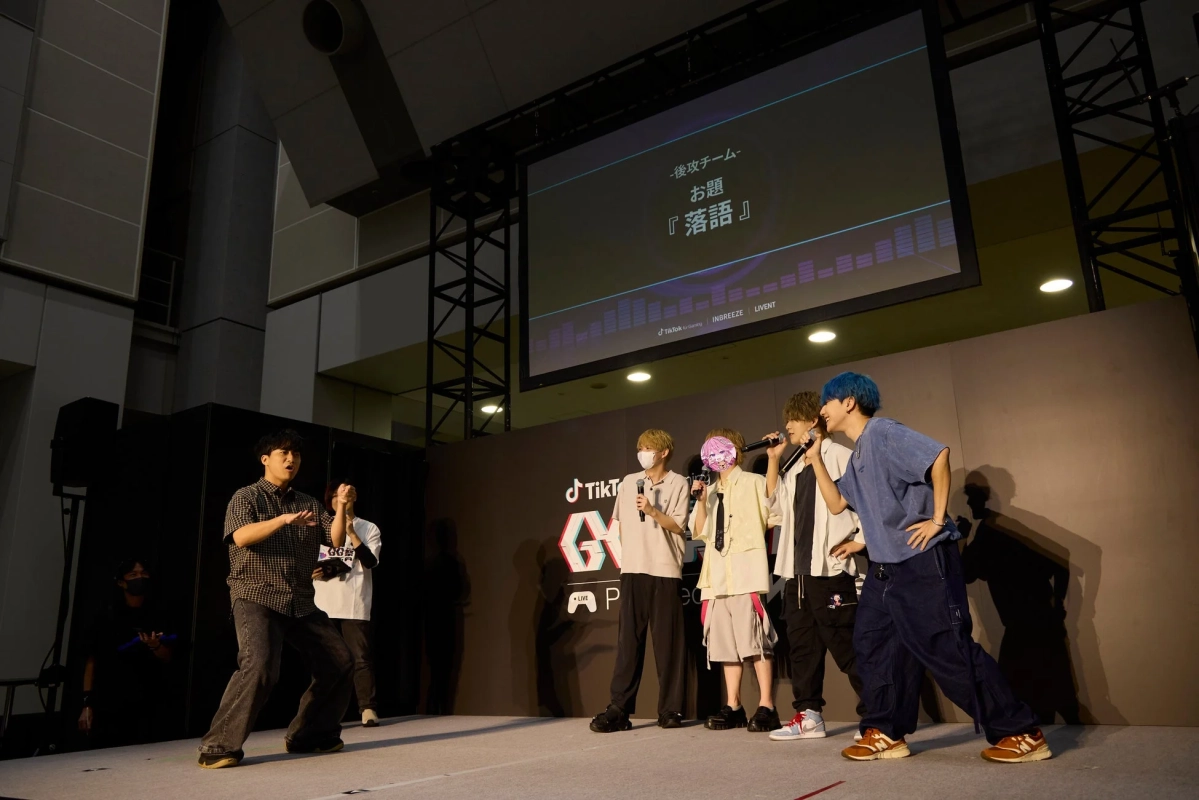 落語のお題に挑戦するクリエイターたち