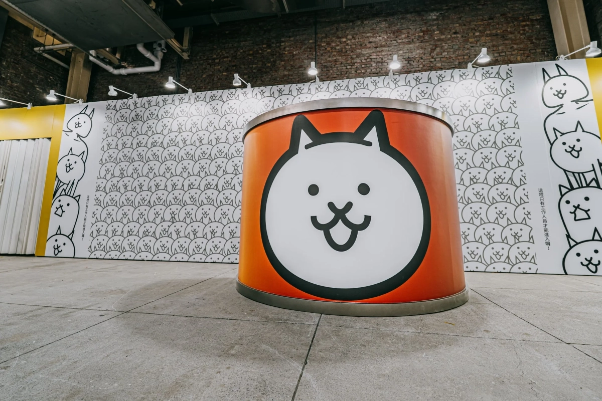 猫の顔オブジェ、展示スペース