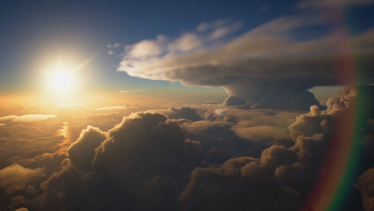夕焼け空と雲の風景