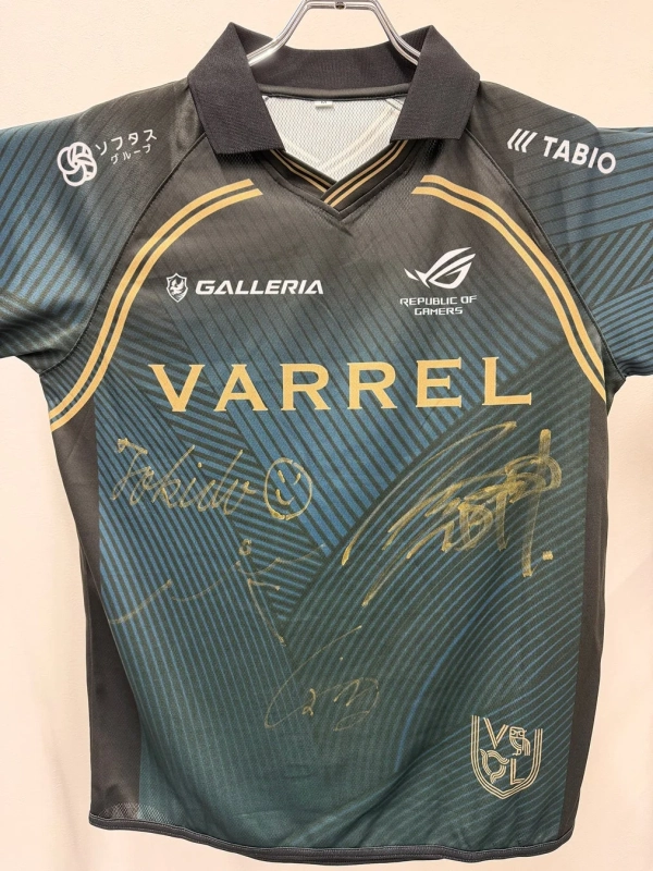 VARRELサイン入りユニフォーム
