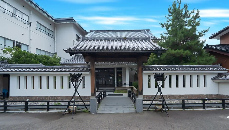 和風建築の門